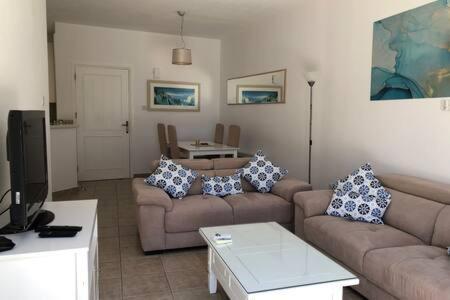 Kings Palace - Superb 2 Bed Ground Floor Apartment Paphos Exterior foto
