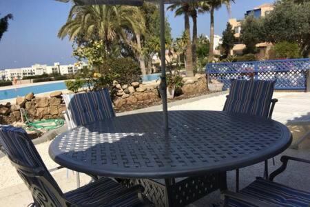 Kings Palace - Superb 2 Bed Ground Floor Apartment Paphos Exterior foto